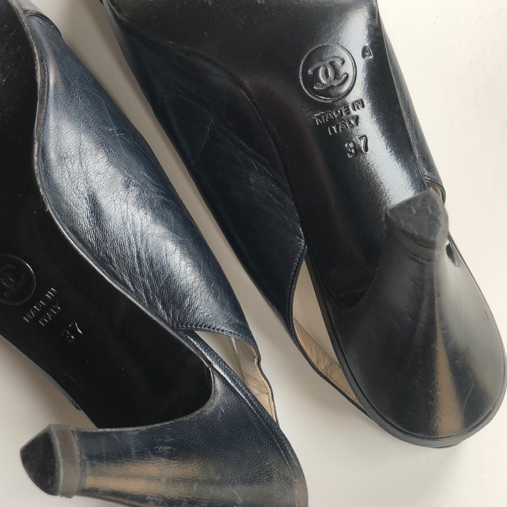 Chanel slingback cap toe leather heels 37 - Picture 7 of 8